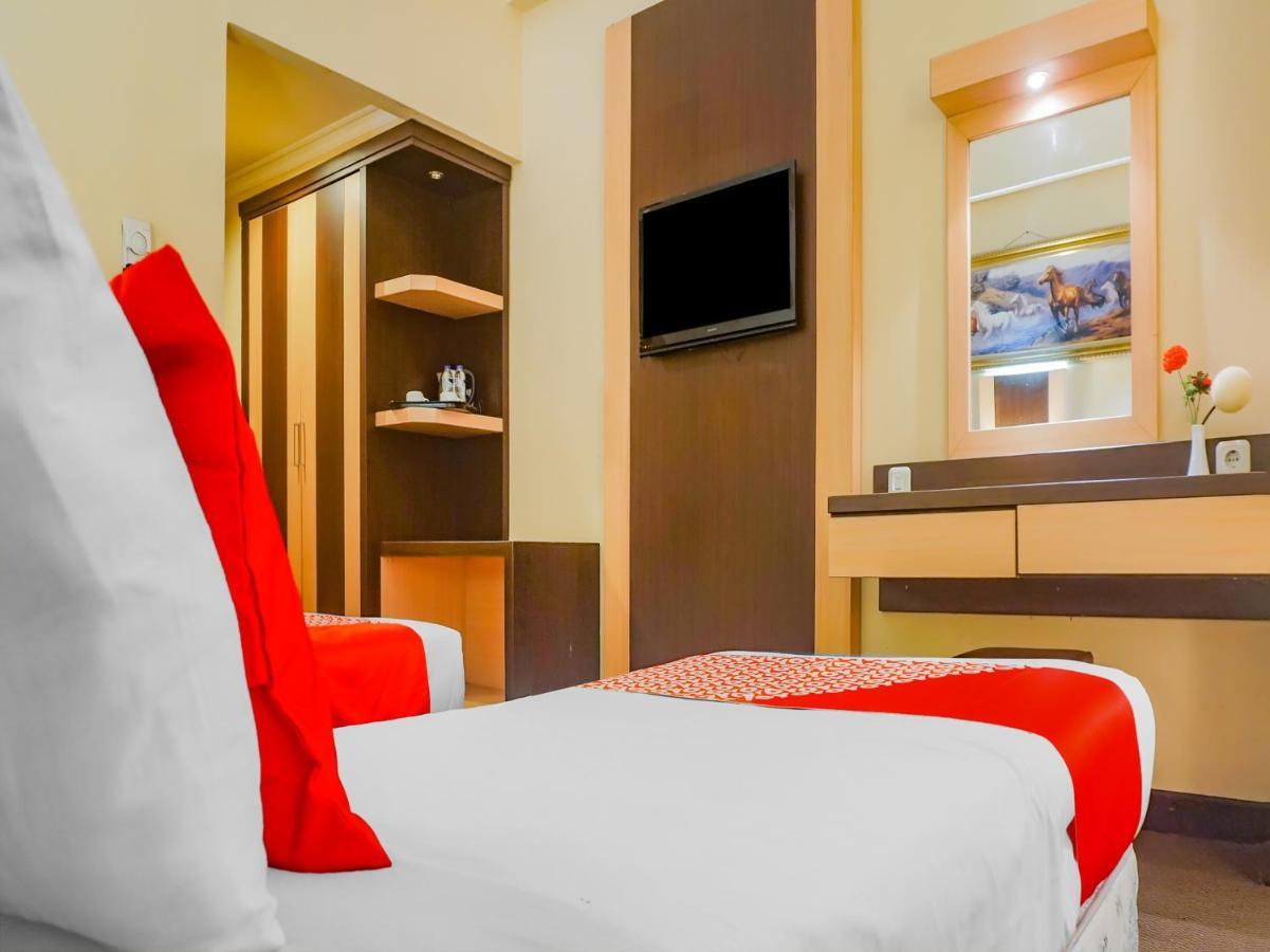 Oyo 3967 Hotel Pantai Wisata Makasar Exteriér fotografie