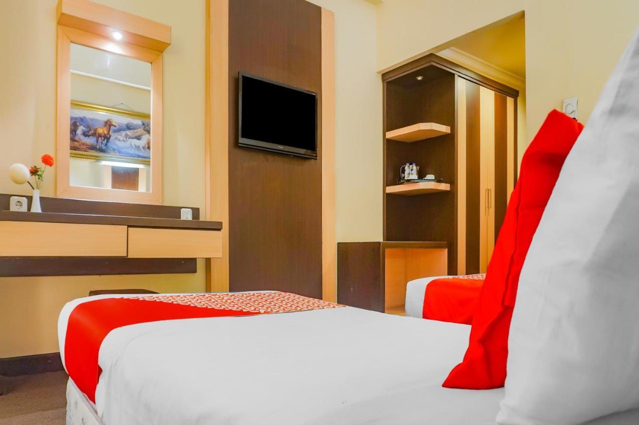 Oyo 3967 Hotel Pantai Wisata Makasar Exteriér fotografie