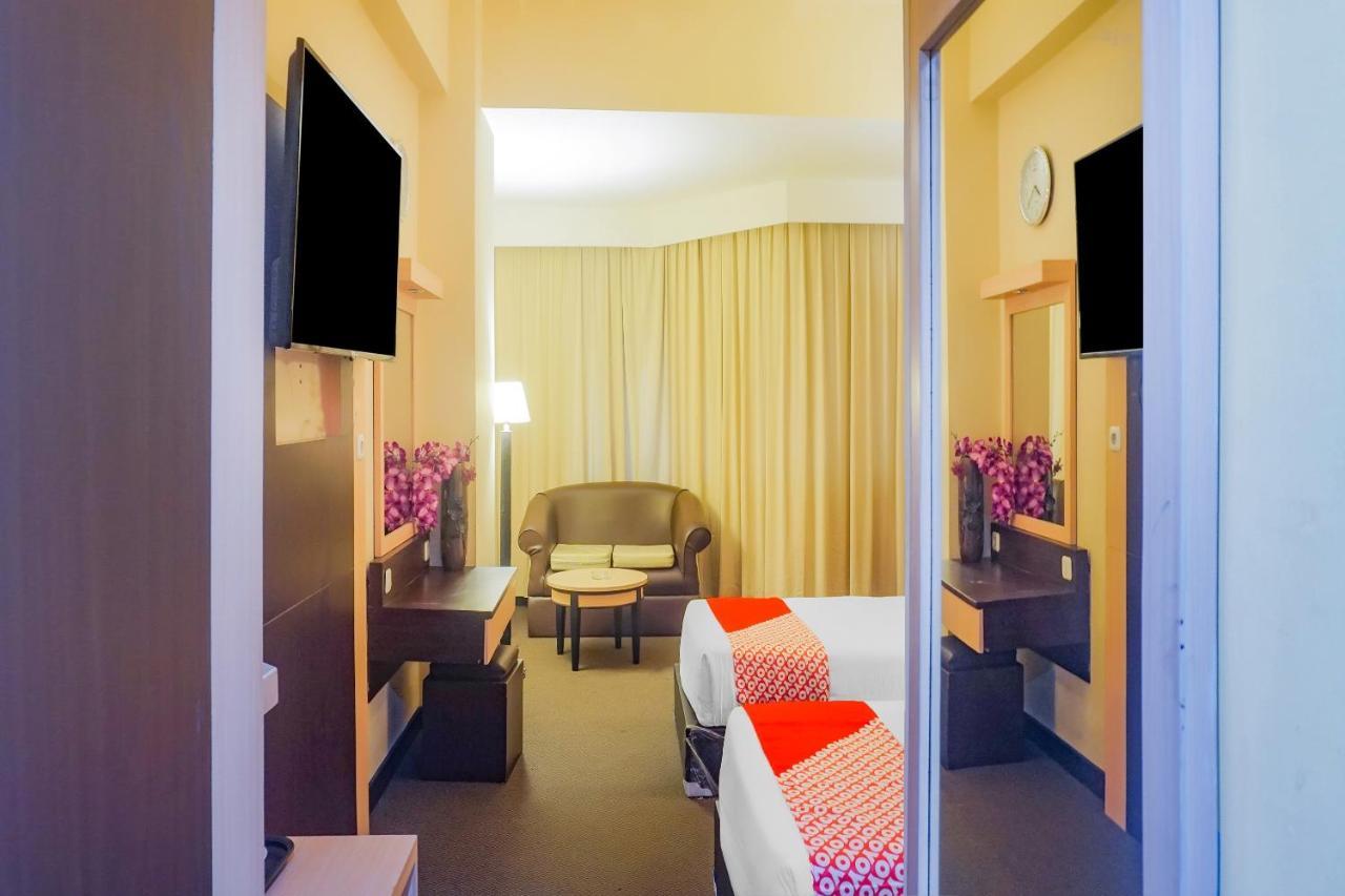 Oyo 3967 Hotel Pantai Wisata Makasar Exteriér fotografie